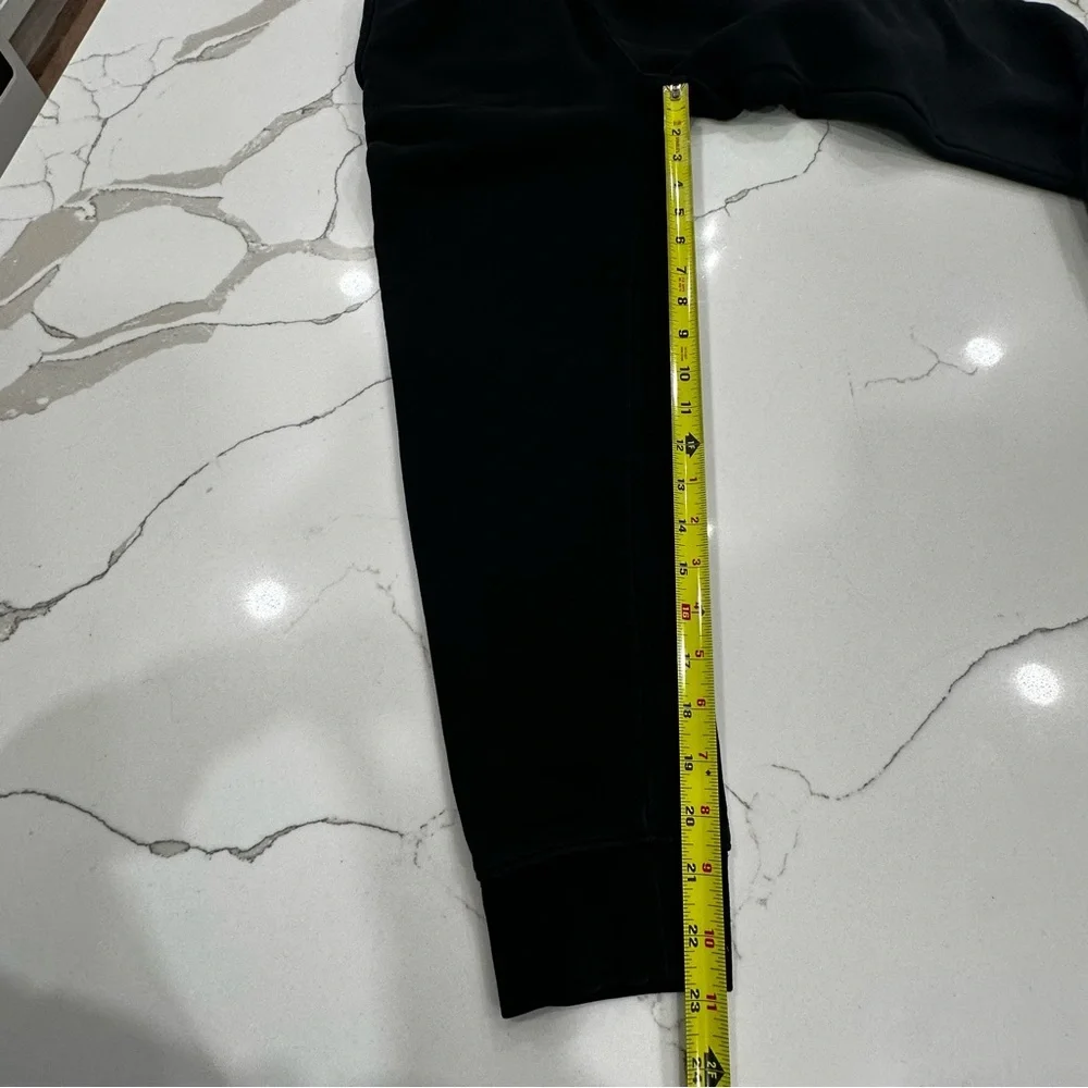 Jordan Boys Black Fleece Joggers Sweatpants - Size Medium (10-12)